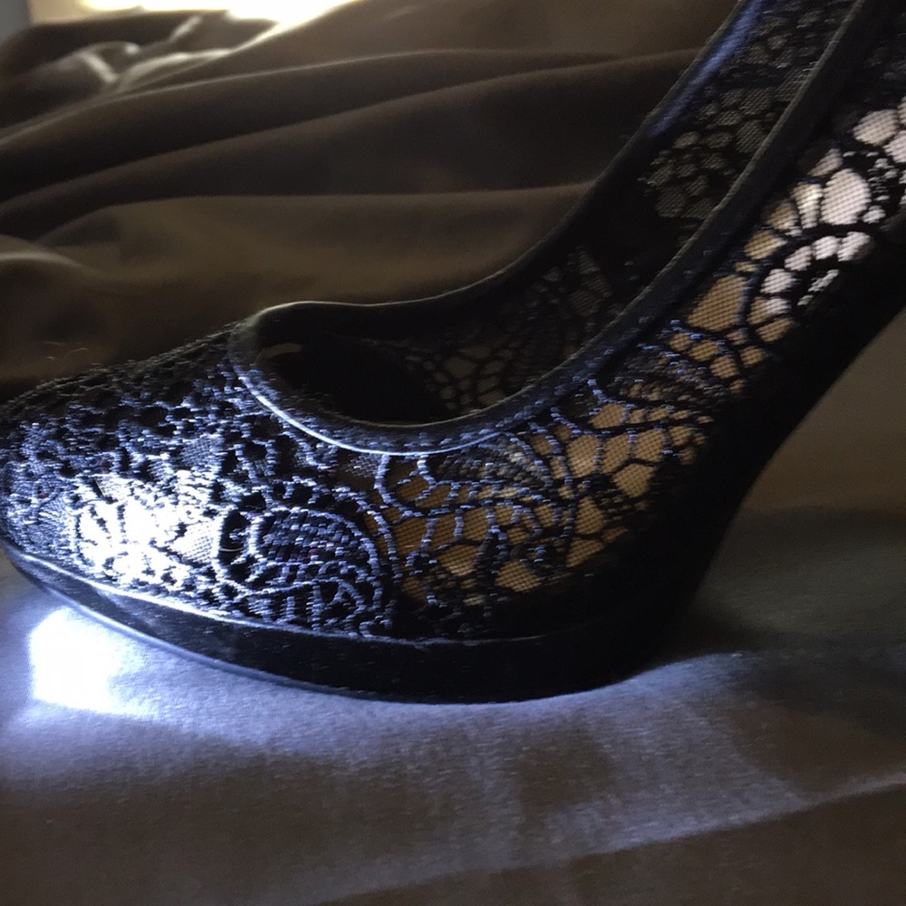 EUC Nine West Satin and Lace High Heels